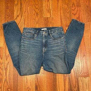 Good American “Good Curve” Skinny Jeans
